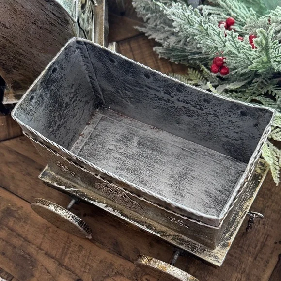 Vintage Metal Train Decor - Picture 5 of 13